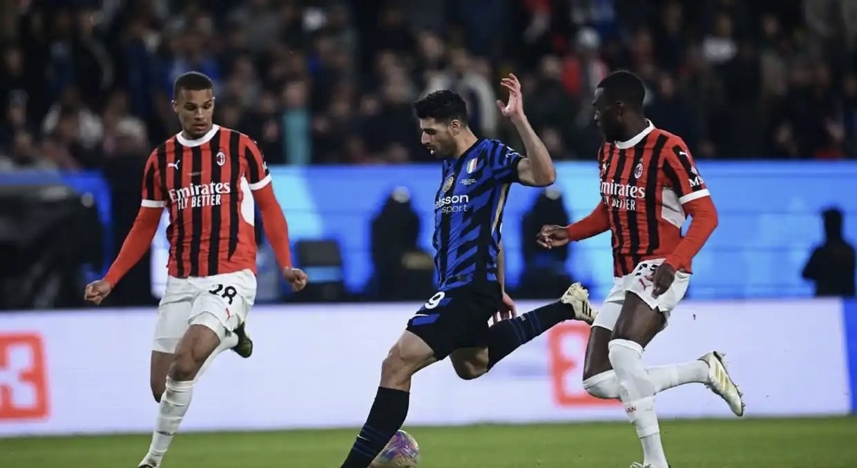 包含AC米兰主场绝杀都灵,取得十五连胜创纪录的词条 包含AC米兰主场绝杀都灵,取得十五连胜创纪录的词条