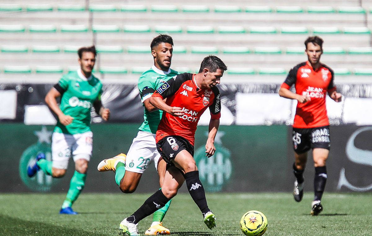 圣艾蒂安在主场大胜第戎,取得重要胜利的简单介绍 圣艾蒂安在主场大胜第戎,取得重要胜利的简单介绍