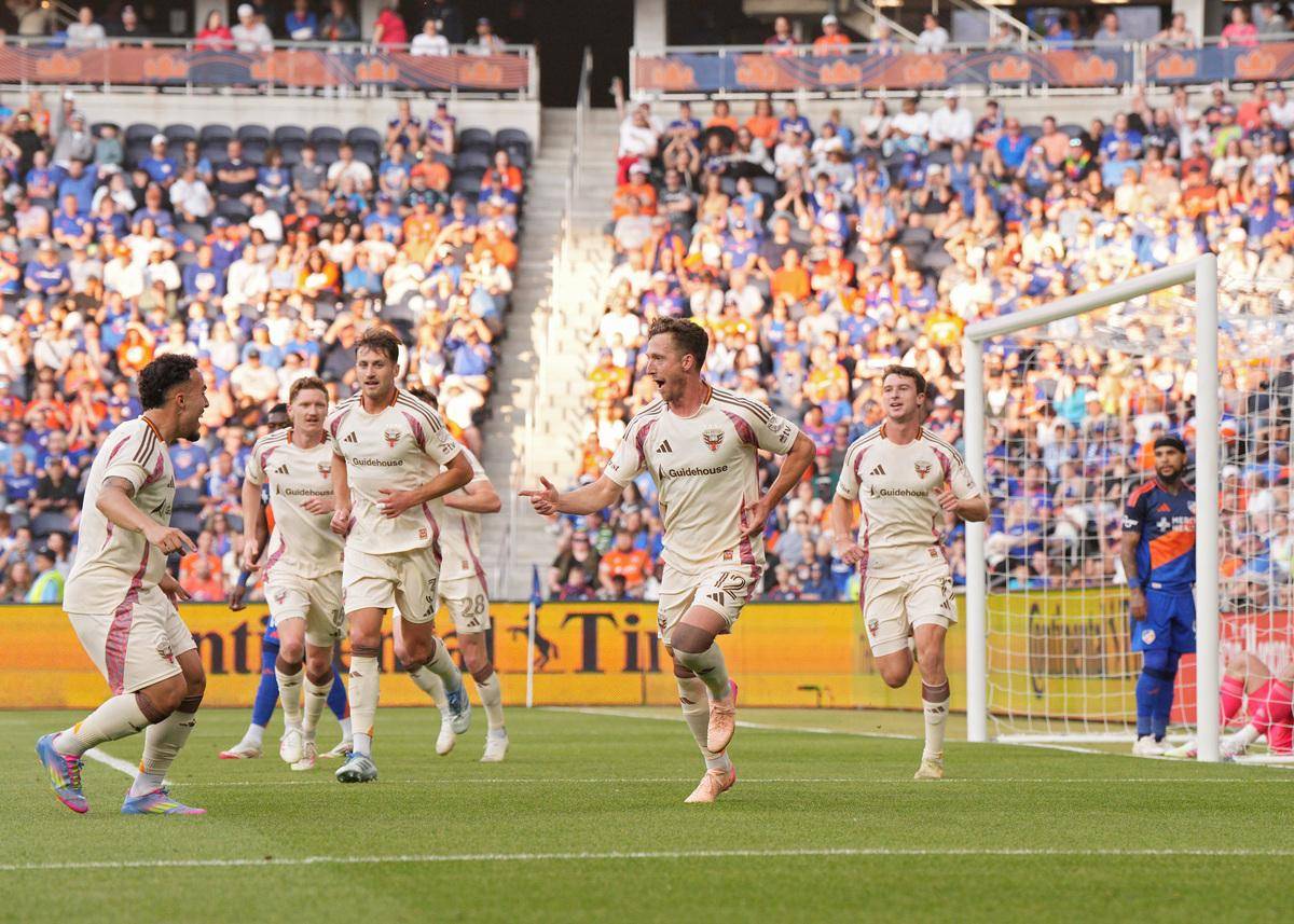 关于世界杯决赛震撼开打,巅峰对决引爆全场的信息 关于世界杯决赛震撼开打,巅峰对决引爆全场的信息