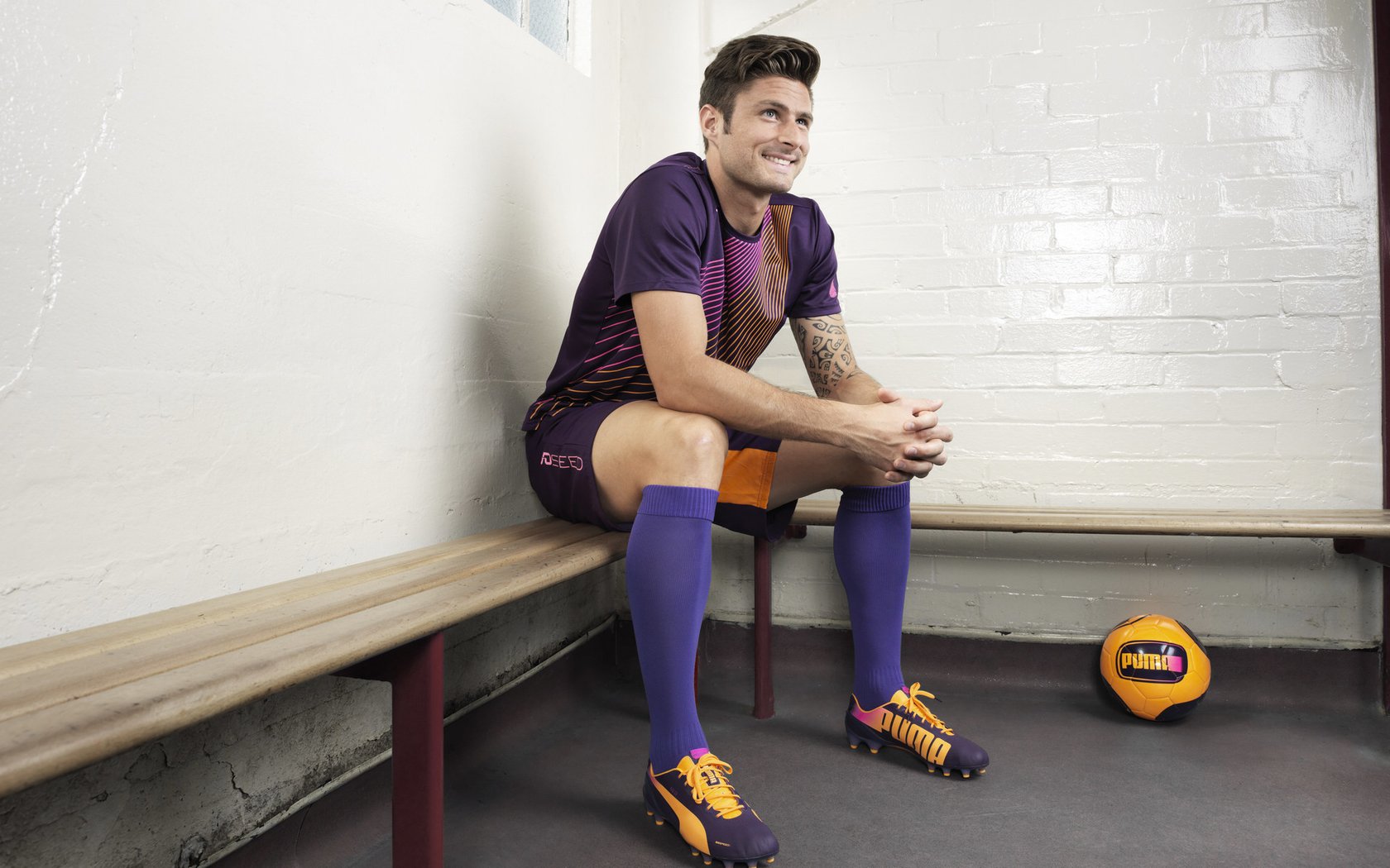 宿敌与赢家,当里昂的蓝色火焰吞噬德国战车,奥亚尔萨瓦尔的不灭星光