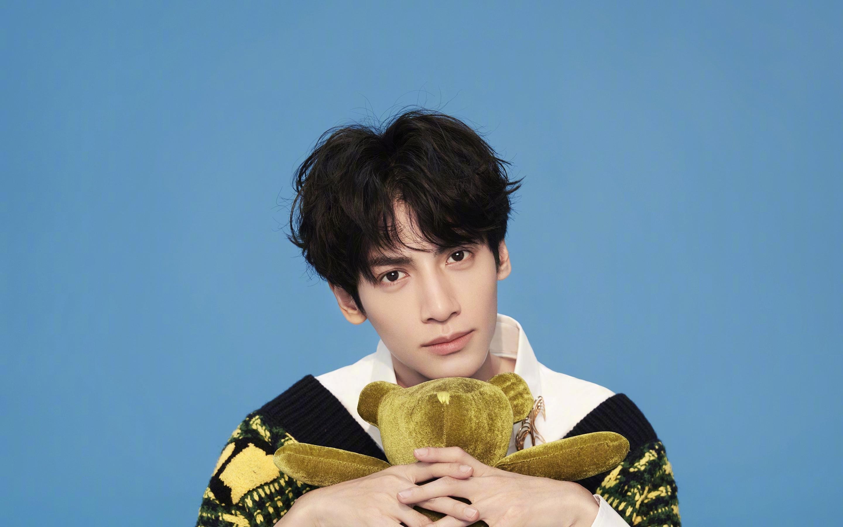 流星与齿轮,库里远射划破夜空,底特律铁血鏖战孟菲斯