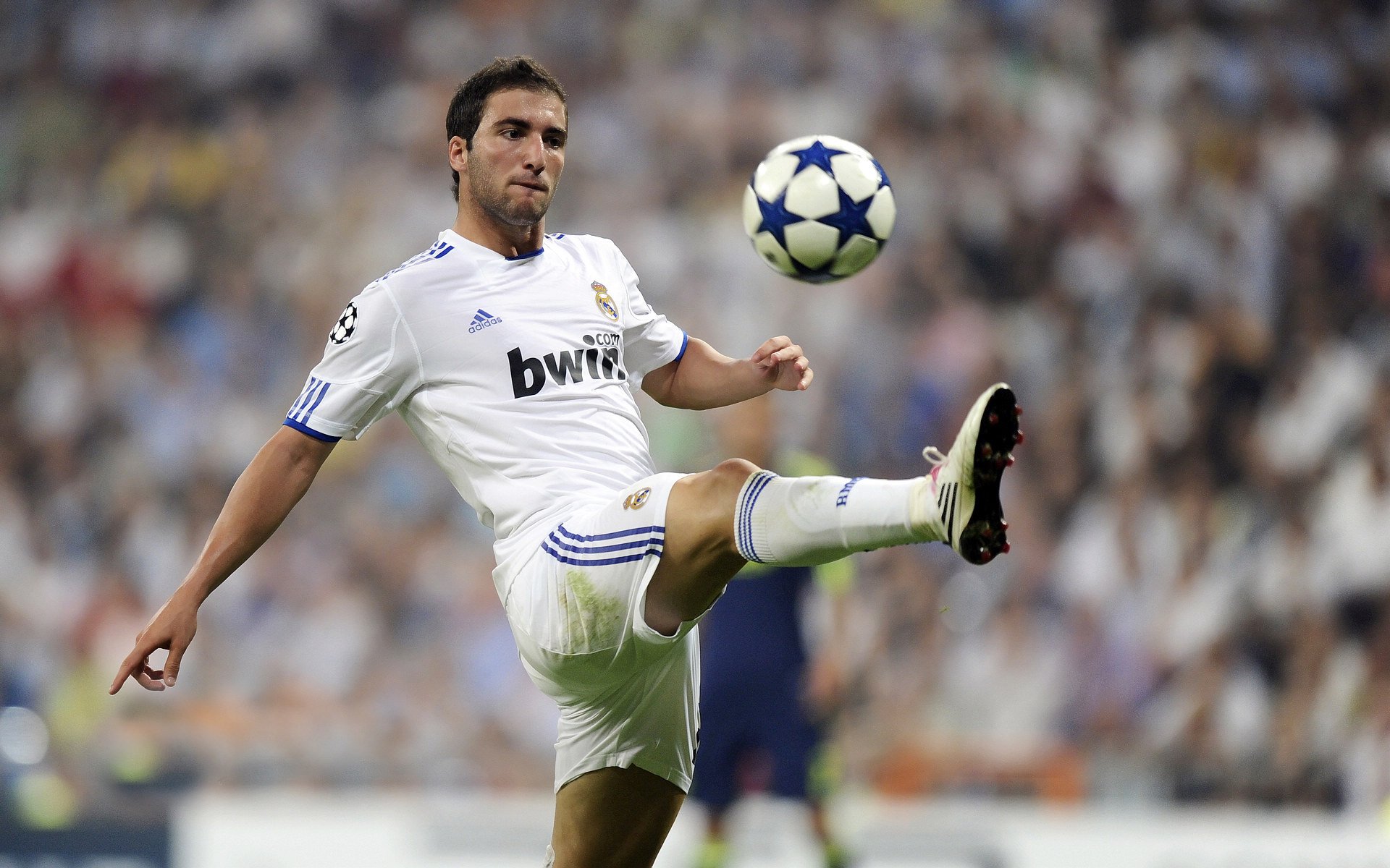 鏖战,从威斯特法伦到迈阿密的绿茵意志—足球世界里没有终场哨