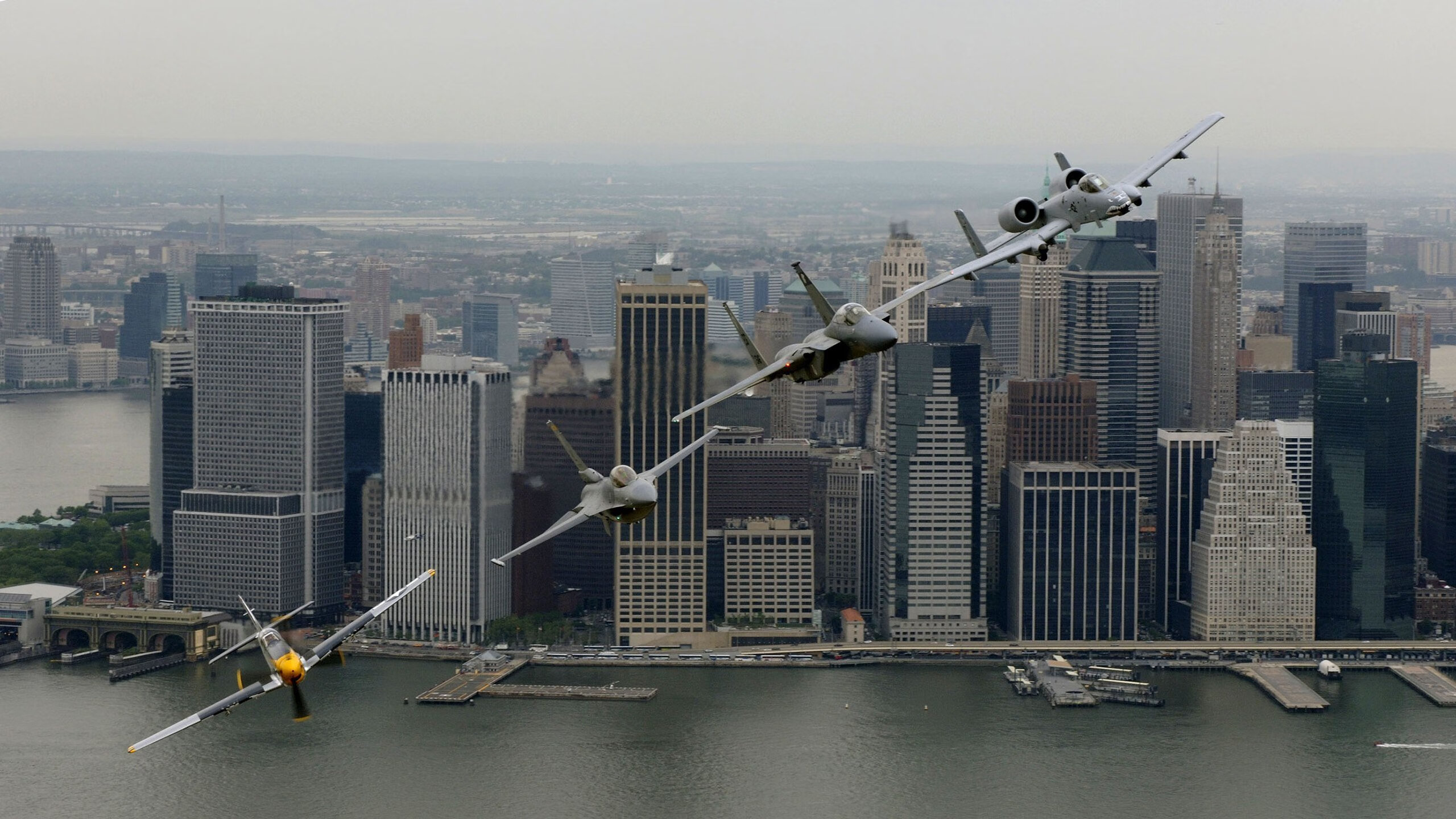 慈善赛现温情对决，莱比锡红牛攻势如潮压制南非，巴尔韦德闪耀成关键先生