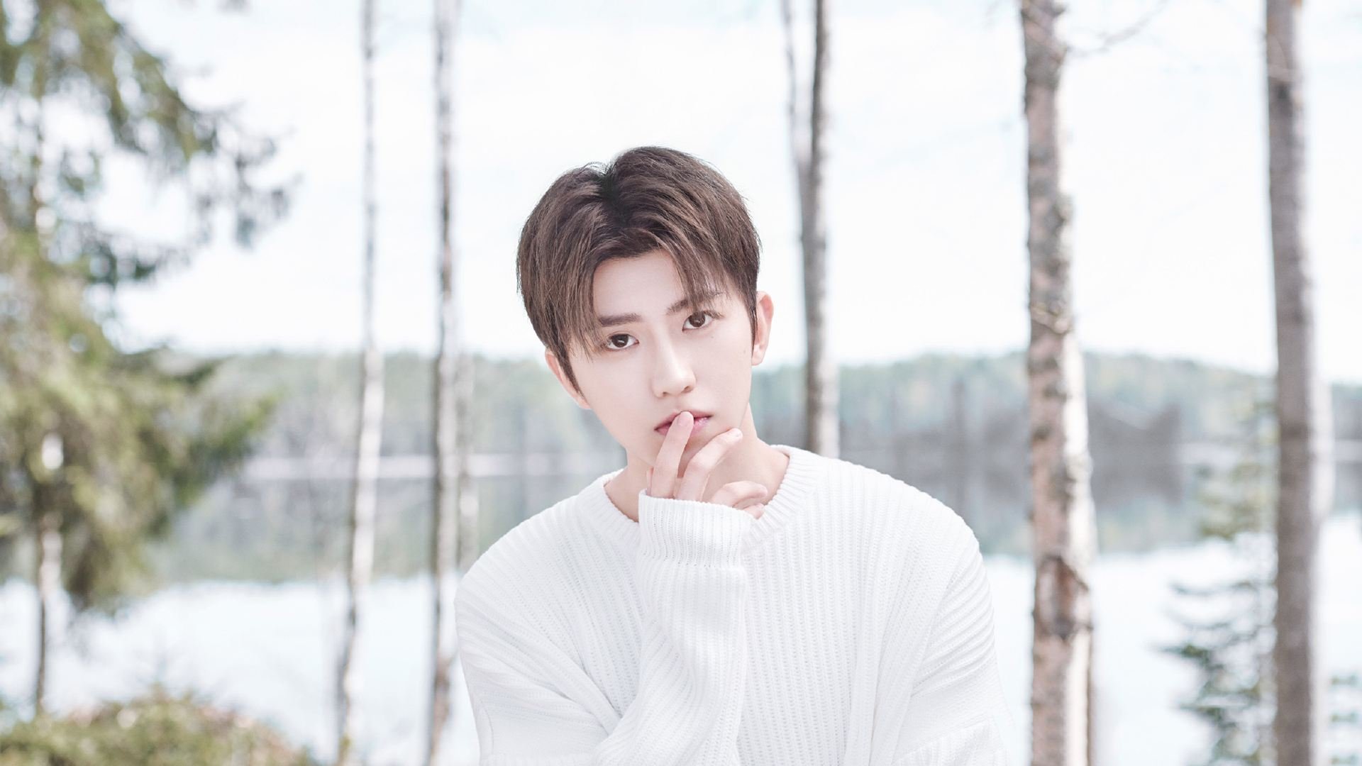 这是一个非常具有戏剧张力的主题,结合了绝杀、逆转、关键战和超级球星等经典元素。为了突出唯一性,我们可以不局限于常规的赛事报道,而是从一个更宏大、甚至略带宿命感的视角切入